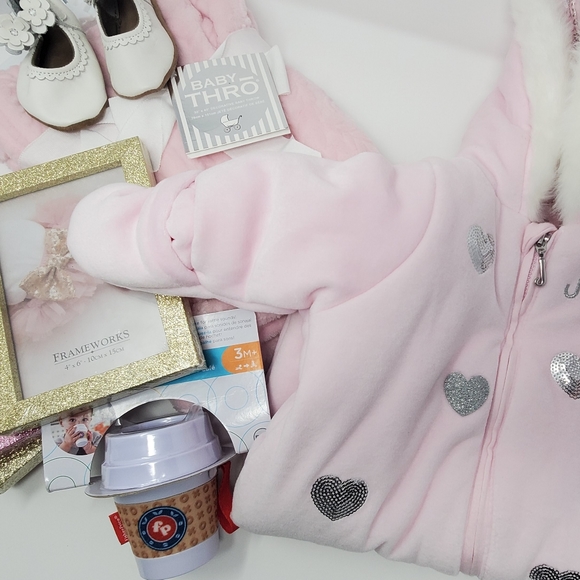 Little girls baby bundle box pink 0-12 months - Picture 2 of 8